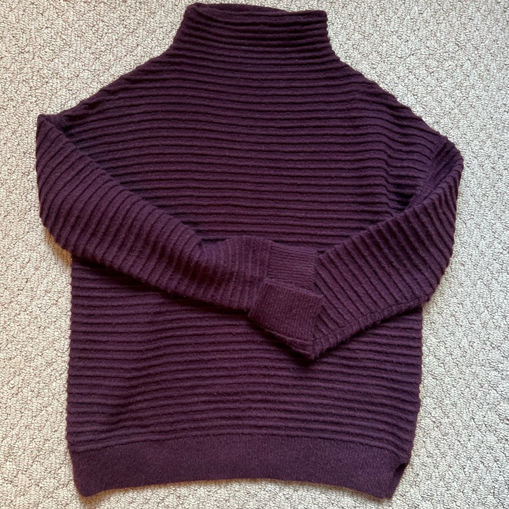 beachlunchlounge Tylee Ribbed Mock Neck Burgundy Sweater Size S/P - Picture 7 of 8